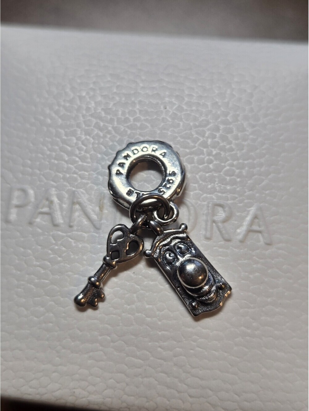 Pandora Disney alice in wonderland charm